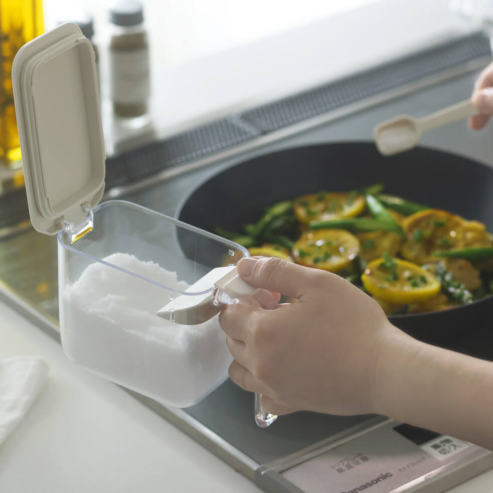 調味料ポット ホワイト 使用イメージ 調理